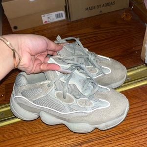 Yeezy 500 size 4